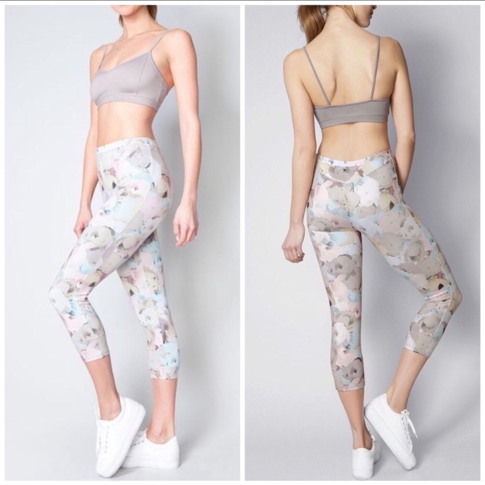 LIVE THE PROCESS | Floral Print Cropped Leggings